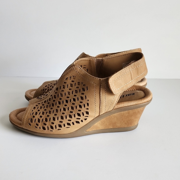 Earth Cascade Women's 9D Wide Camel Vintge Leather Wedge Sandals - Picture 3 of 11